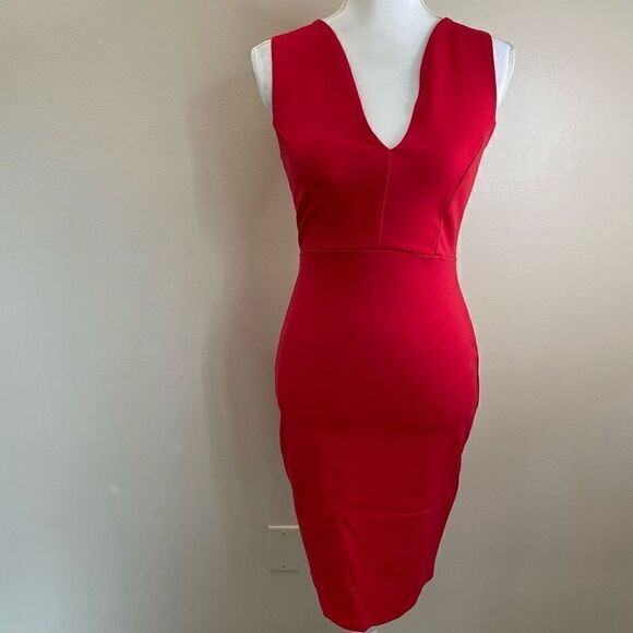 Lulus|Bodycon| Gold Zipper back  - Picture 1 of 14